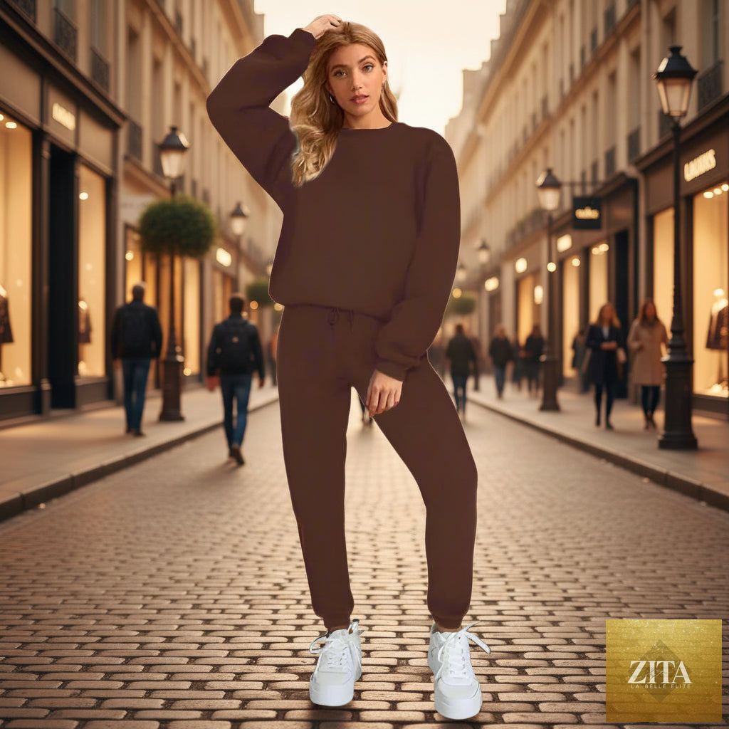 Women's oversized drop-shoulder sweatshirt and jogger pants sweatsuit set by MERIDGE, featuring comfortable casual loungewear.