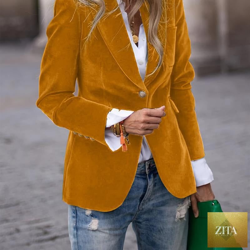 Women’s slim-fit notch-lapel blazer by FitiqueFit, casualwear style, shown in a tailored fit with a classic lapel and sleek design.