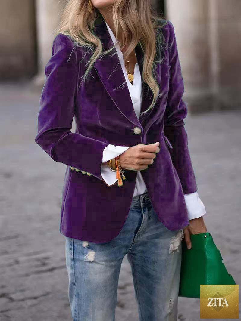 Women’s slim-fit notch-lapel blazer from FitiqueFit, casualwear style, shown in a tailored fit on a model.