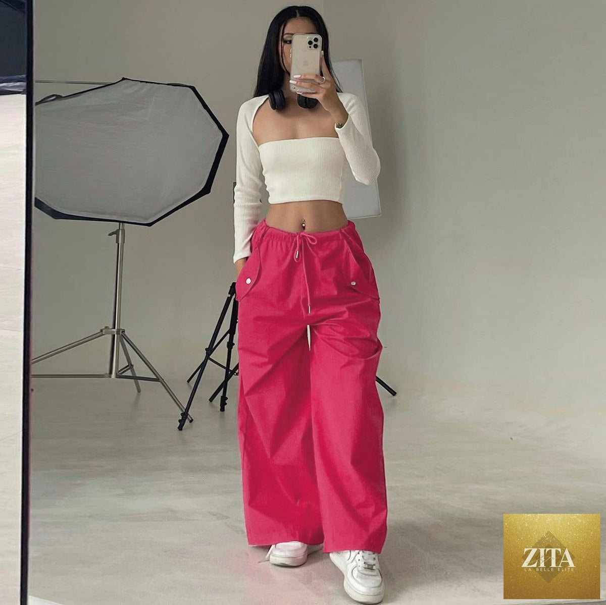 Women's high-waist lace-up straight-leg cargo pants by Zita La Belle Elite, featuring a loose fit and casual cargo style.