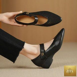 Women’s retro pointed high heels by Zita La Belle Elite, stylish footwear with sleek design and elegant pointed toes.
