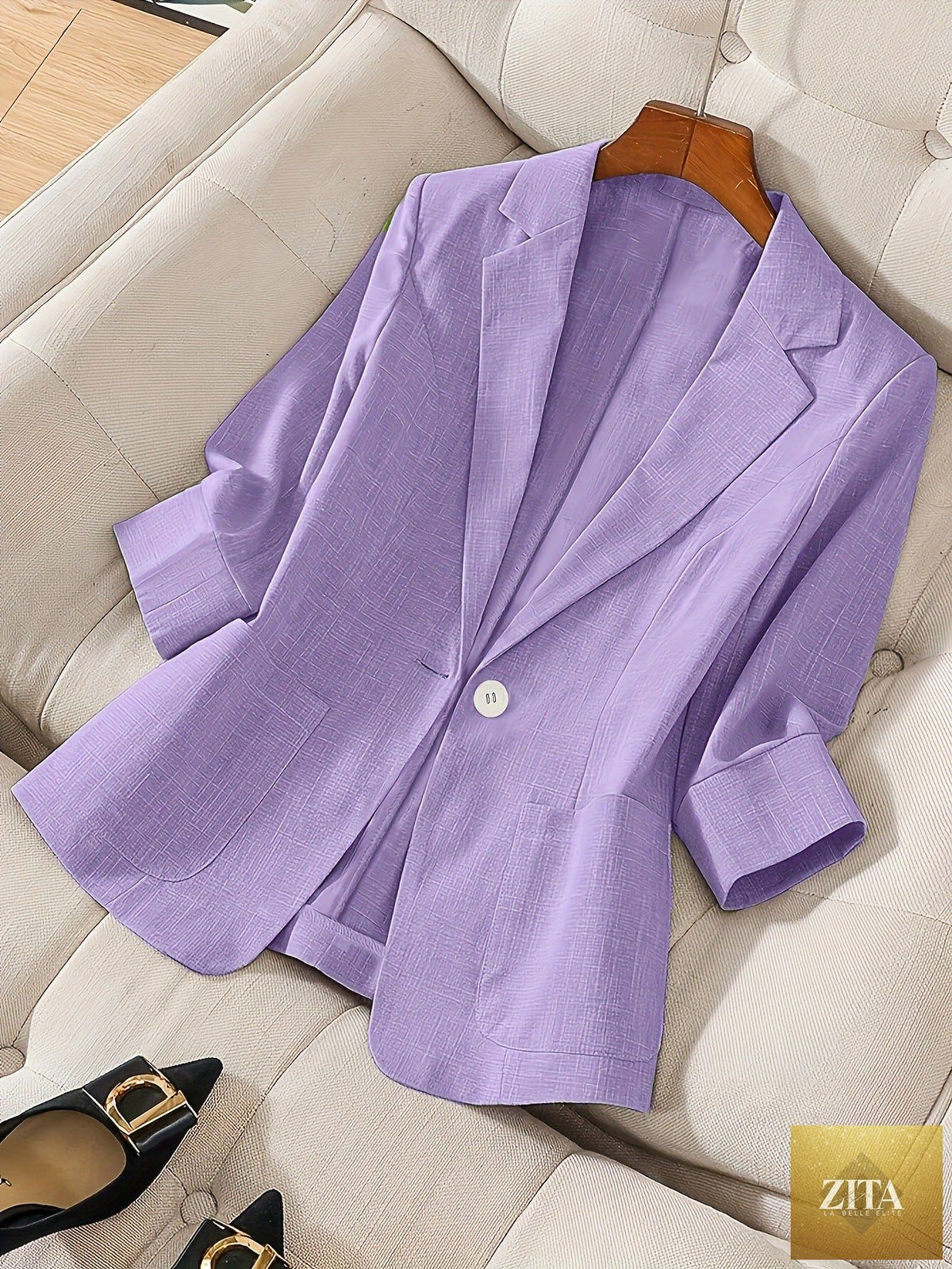 Women's casual blazer with three-quarter sleeves and single button from Zita La Belle Elite, stylish and versatile coat for everyday wear.