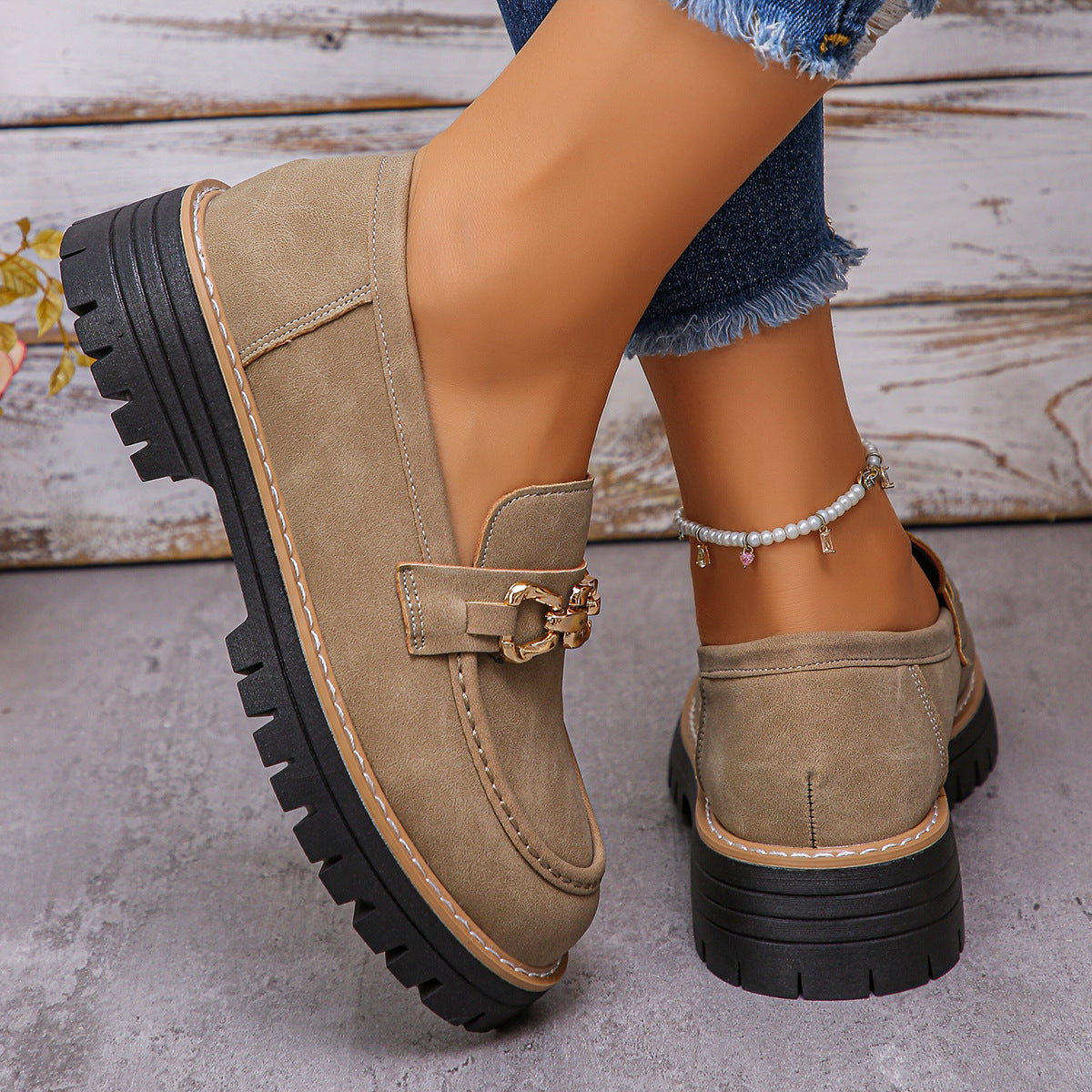 Women's British-style chunky block heel low-top shoes by FitiqueFit, featuring a classic leather upper and sturdy heel.