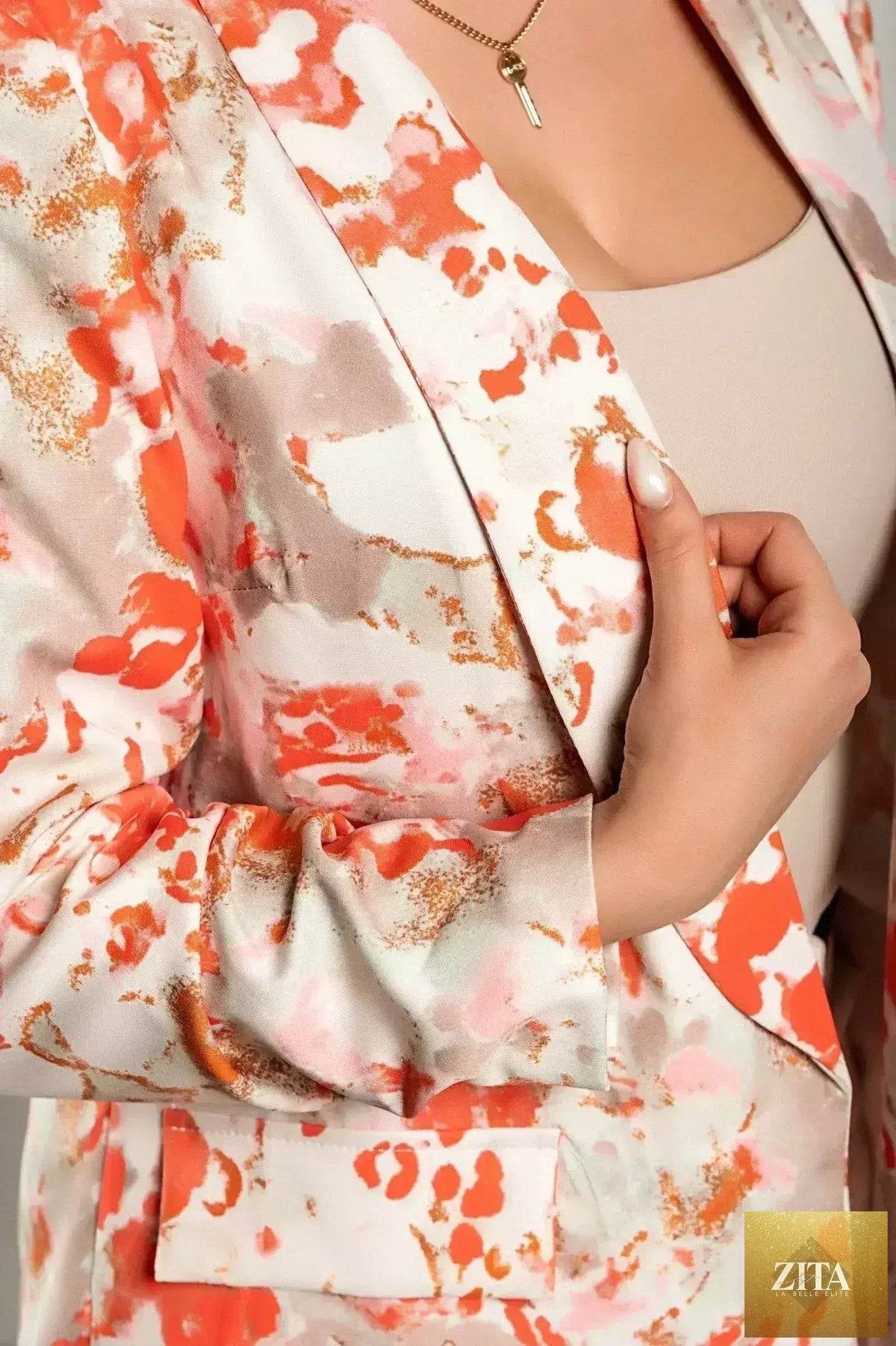 Rose pink long blazer with 3/4 sleeves from Femstylo, Italian-made women's clothing, shown on a model.
