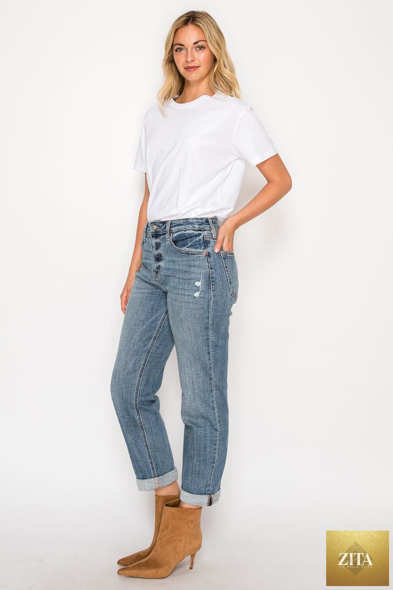 Mid-rise modern boyfriend jeans by Artemis Vintage, featuring relaxed fit and classic denim style.