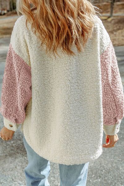 Women’s Stevvex Sherpa jacket with button closure, collared neck, in a cozy, retro style featuring a cute and elegant design.