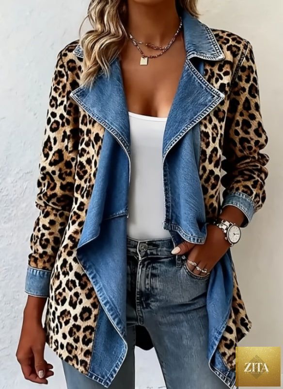 Patchwork denim collar coat for women, long-sleeved, mid-length fitiqueFit denim coat with contrasting patchwork design.
