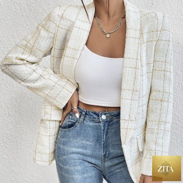Ladies' solid color linen suit jacket with fake pockets, fashionable casualwear by Zita La Belle Elite, shown in a natural pose.
