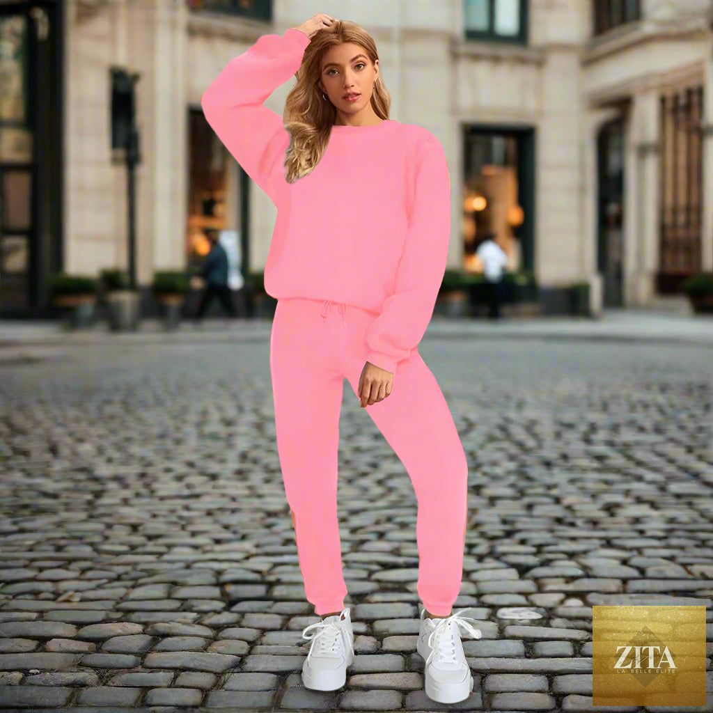 Women's oversized drop-shoulder sweatshirt and jogger pants sweatsuit set by MERIDGE, casual loungewear with comfortable fit.