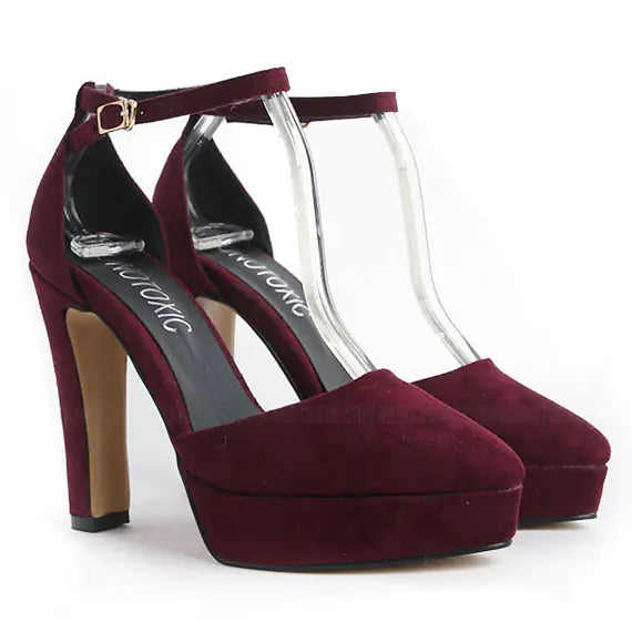 Korean style pointed toe chunky heels for women, stylish black footwear with a sleek design and sturdy block heel.