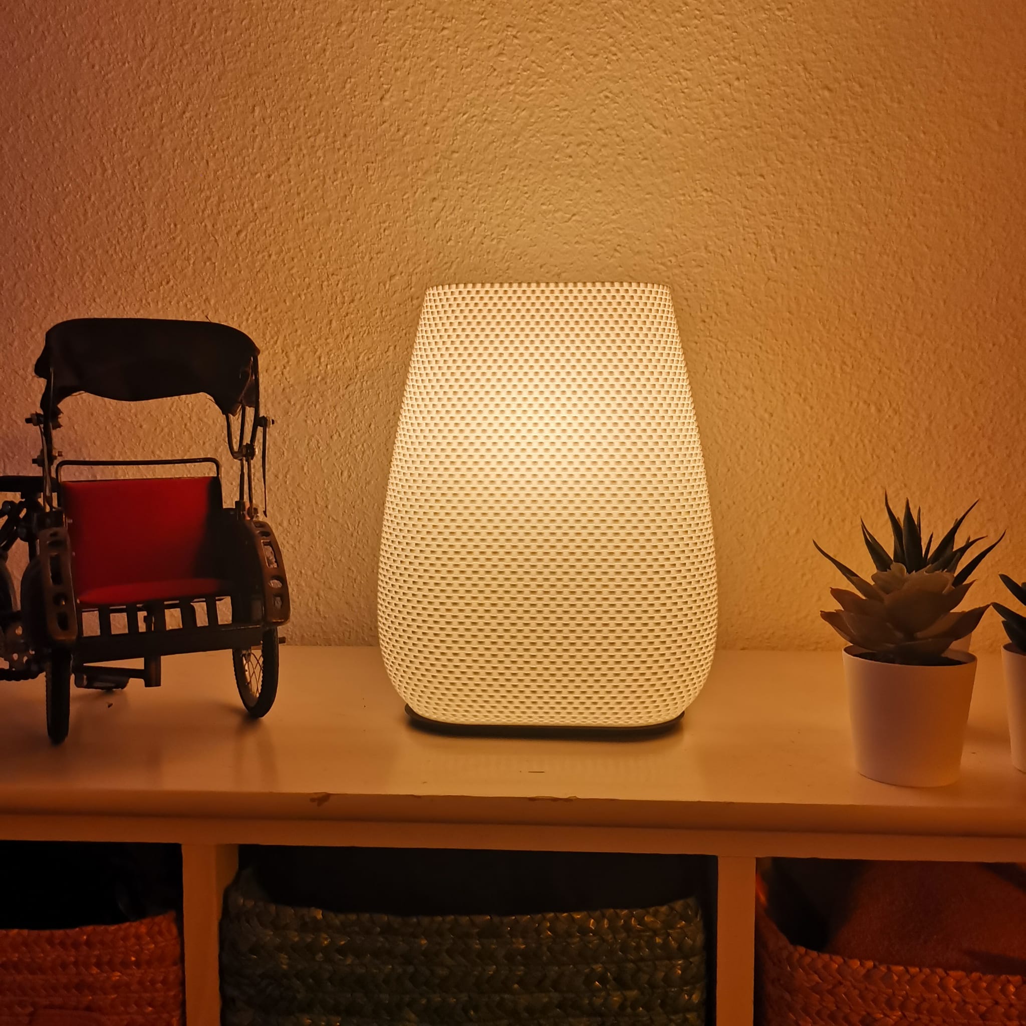 Amber Nest Table Lamp Azure Pontus