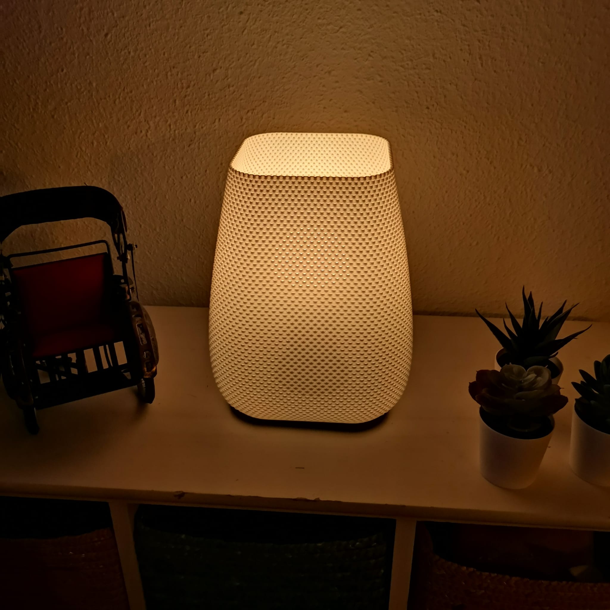 Amber Nest Table Lamp Azure Pontus