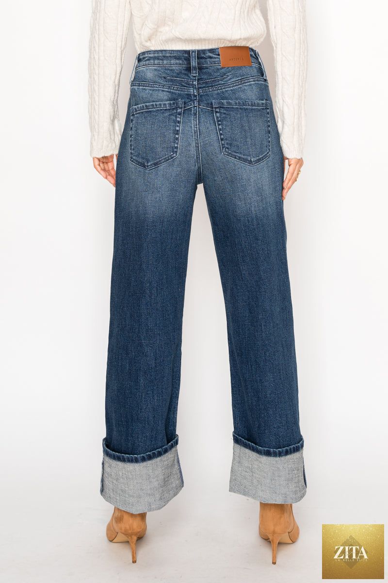High-rise Artemis Vintage jeans with tummy control and A-wide fit, featuring classic denim design and stylish stitching.