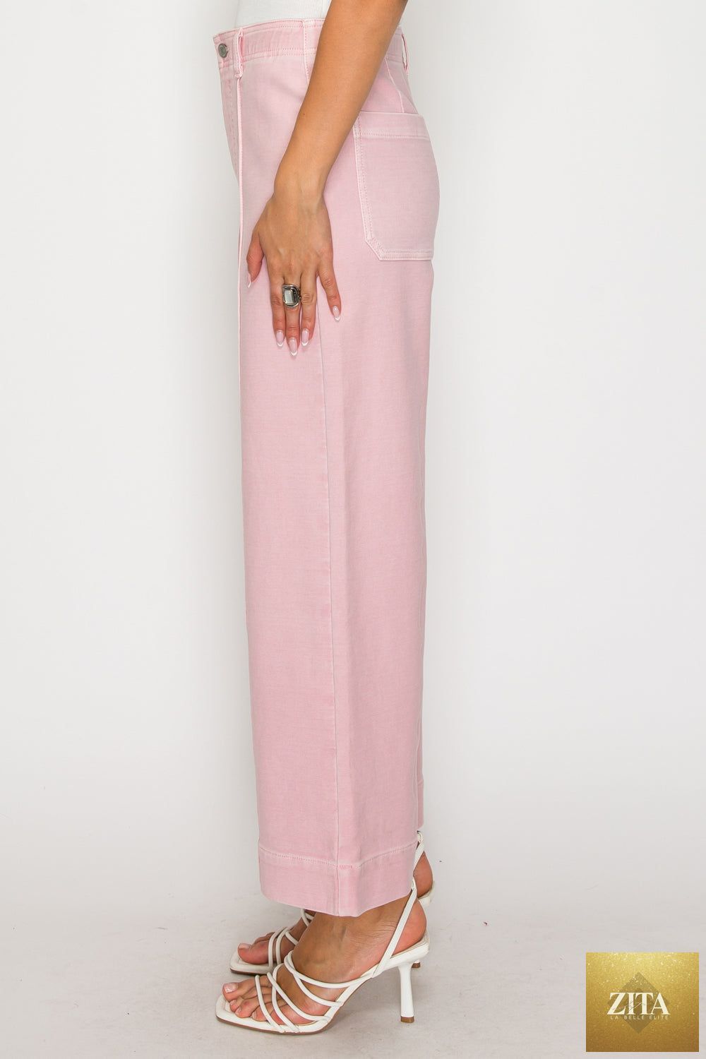 Artemis Vintage large jeans with tummy control, ultra-high waist and wide fit, shown on a model.