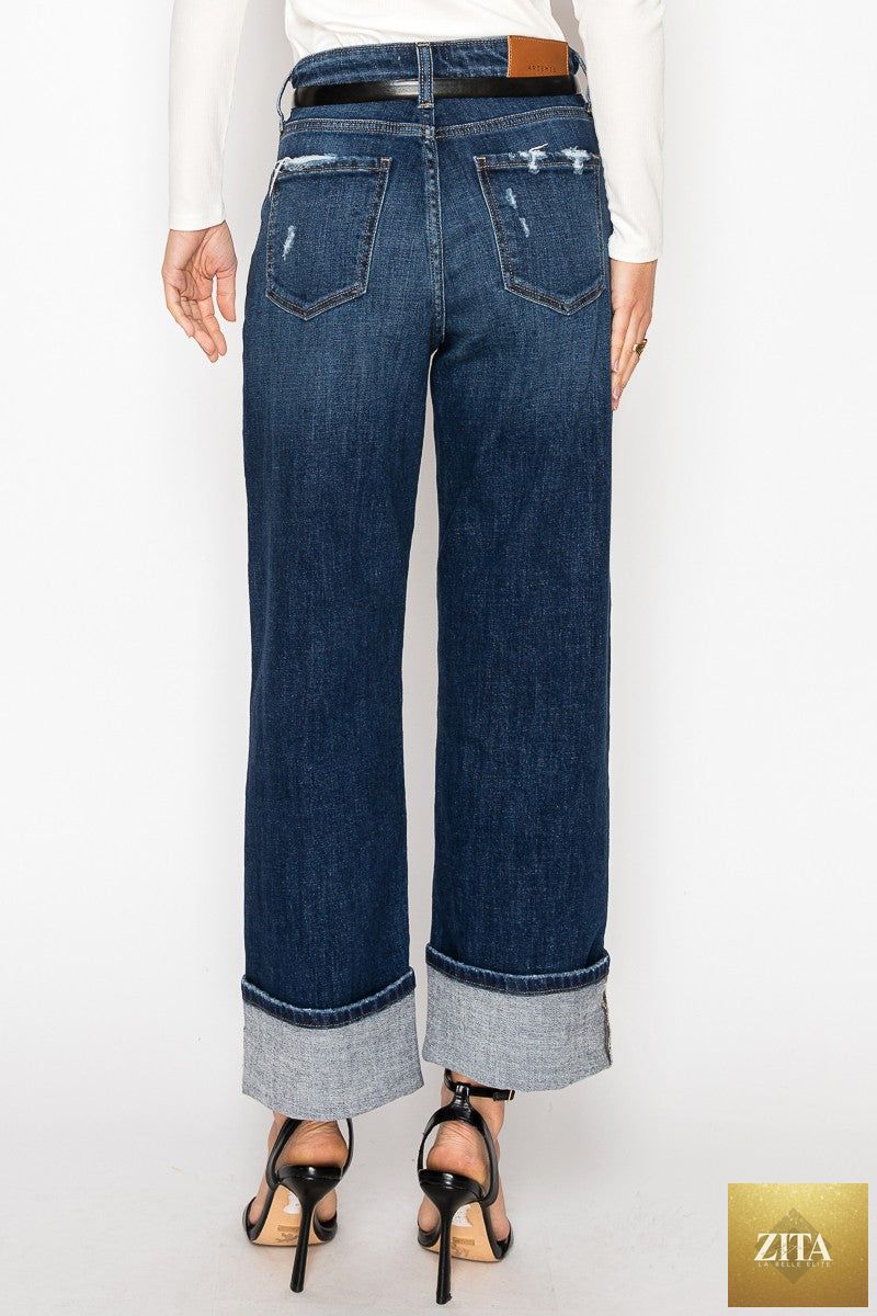Artemis Vintage Noelle Inseam Transform high-rise relaxed straight-leg jeans, showcasing light wash denim and classic fit.