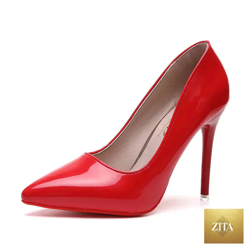 Elegant women's pointed toe high heels in black leather, stylish women’s shoes from Trendy Attic Store01.