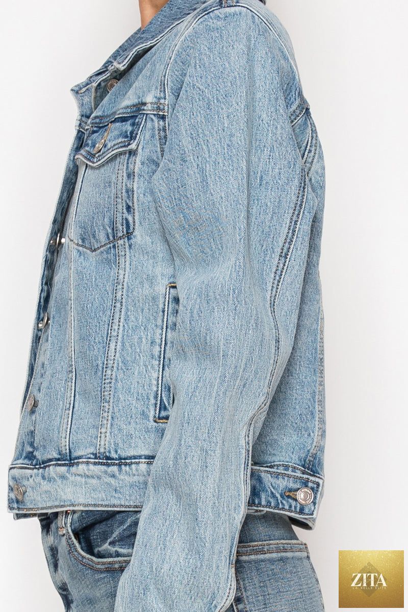 Artemis Vintage Michelle Classic denim jacket, casual button-up denim jacket with front pockets and light wash for women.