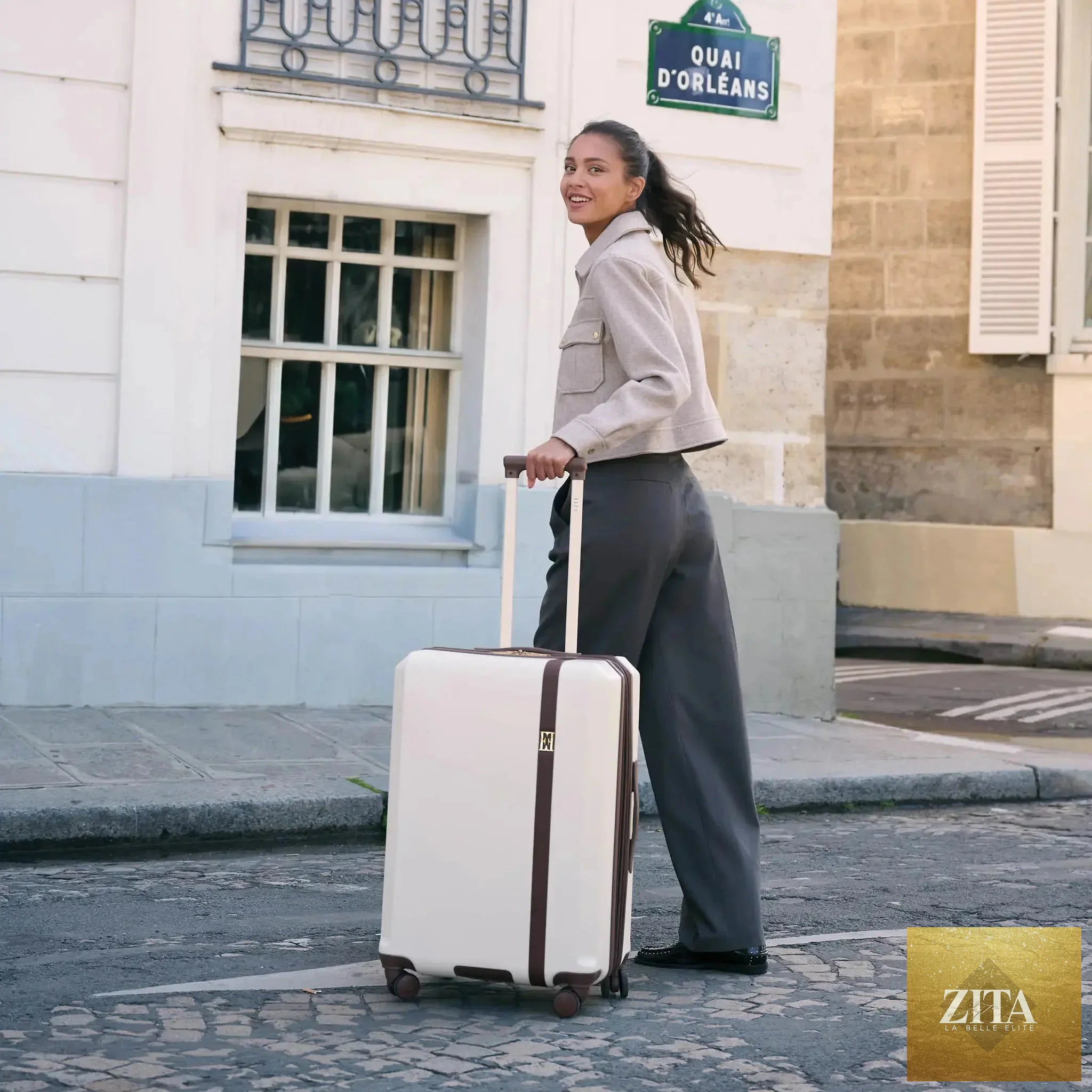 Travel with the Travellty Luxe Journey 3-piece expandable retro luggage set in champagne, featuring spinner wheels and vintage style.