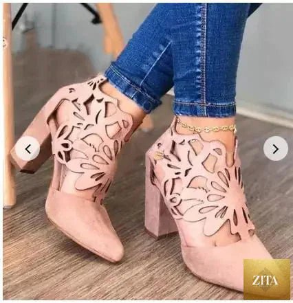 Thick-heeled women's high-heeled sandals in neutral color, stylish women’s shoes with chunky heel and open toe design.