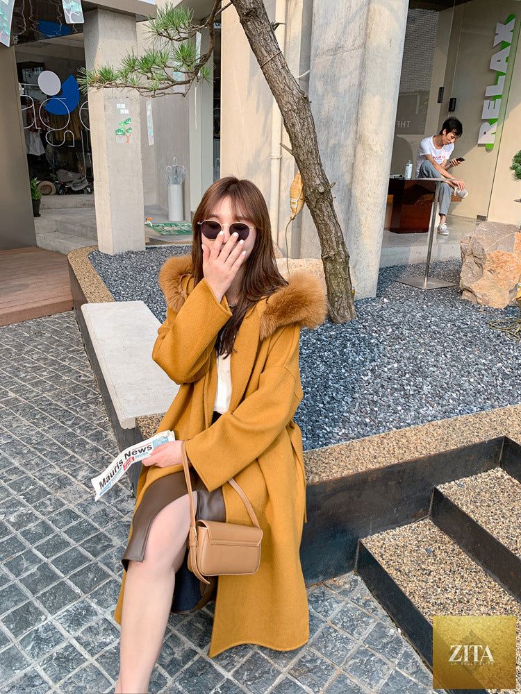 Women's cashmere coat with a luxurious fox fur collar, stylish and warm, by Zita La Belle Elite.