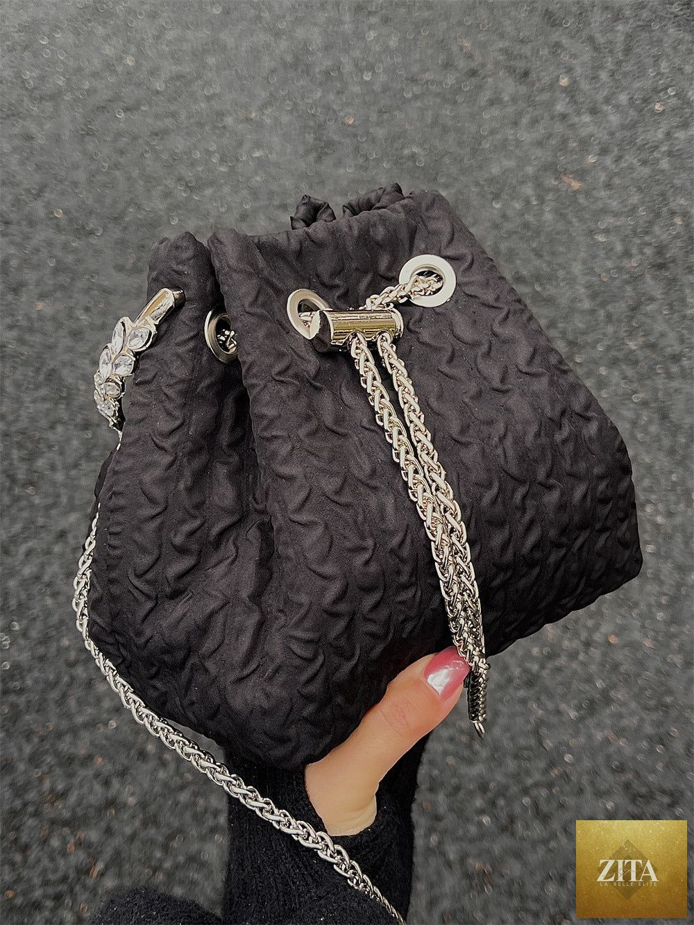 Women’s nude rhinestone chain evening clutch bag with drawstring, luxury party purse for prom and special occasions.