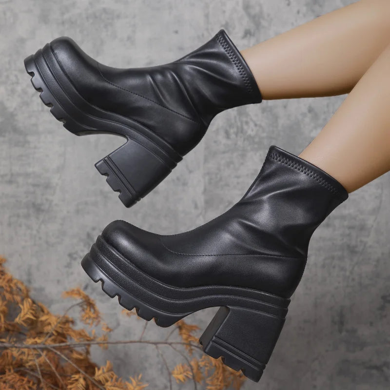Women’s leather short boots with square toes, zipper closure, high heels, and thick soles, stylish casual women’s shoes.