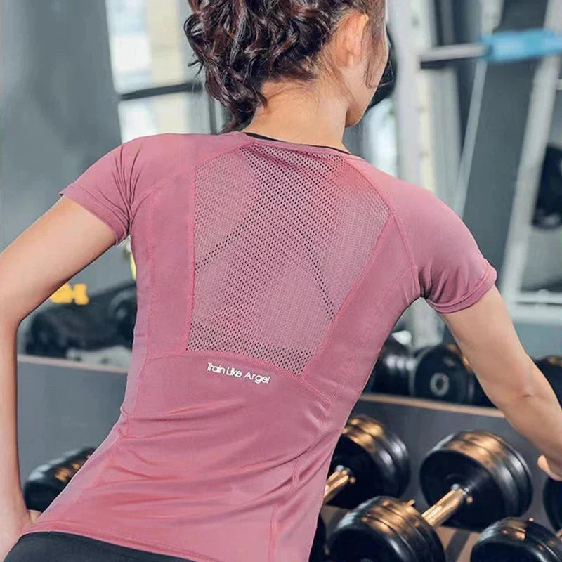 đ€ Plus Size Women's Sports T-Shirt â Breathable Yoga & Running Top