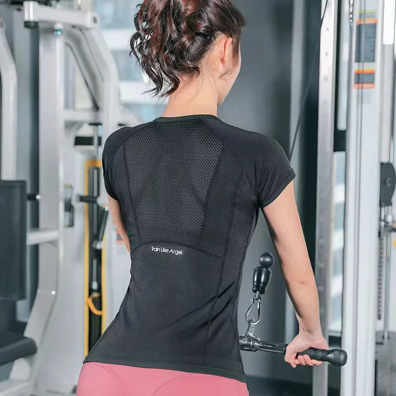 đ€ Plus Size Women's Sports T-Shirt â Breathable Yoga & Running Top