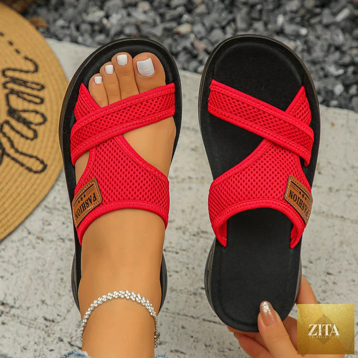 Women’s lightweight flat slippers from LadyShow.Store, soft bottom casual outdoor sandals, versatile beach slides for women.