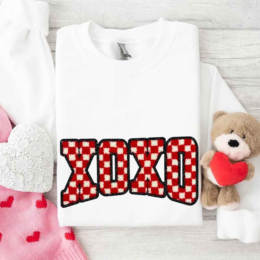 XOXO Checkered Valentine Sweatshirt โ Furry Style Printed Sweater