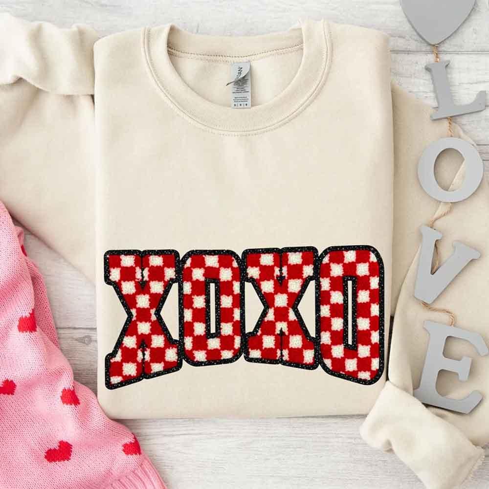 XOXO Checkered Valentine Sweatshirt โ Furry Style Printed Sweater