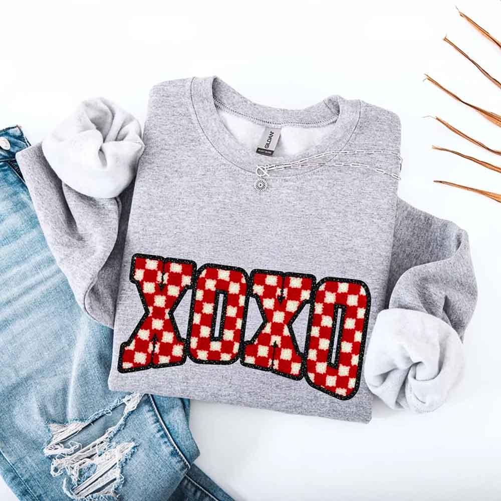 XOXO Checkered Valentine Sweatshirt โ Furry Style Printed Sweater