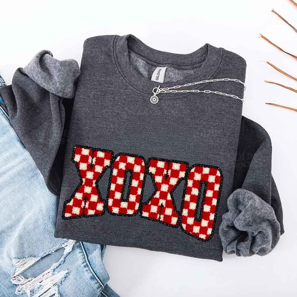 XOXO Checkered Valentine Sweatshirt โ Furry Style Printed Sweater