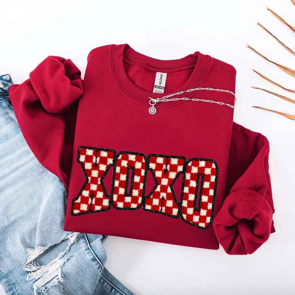 XOXO Checkered Valentine Sweatshirt โ Furry Style Printed Sweater