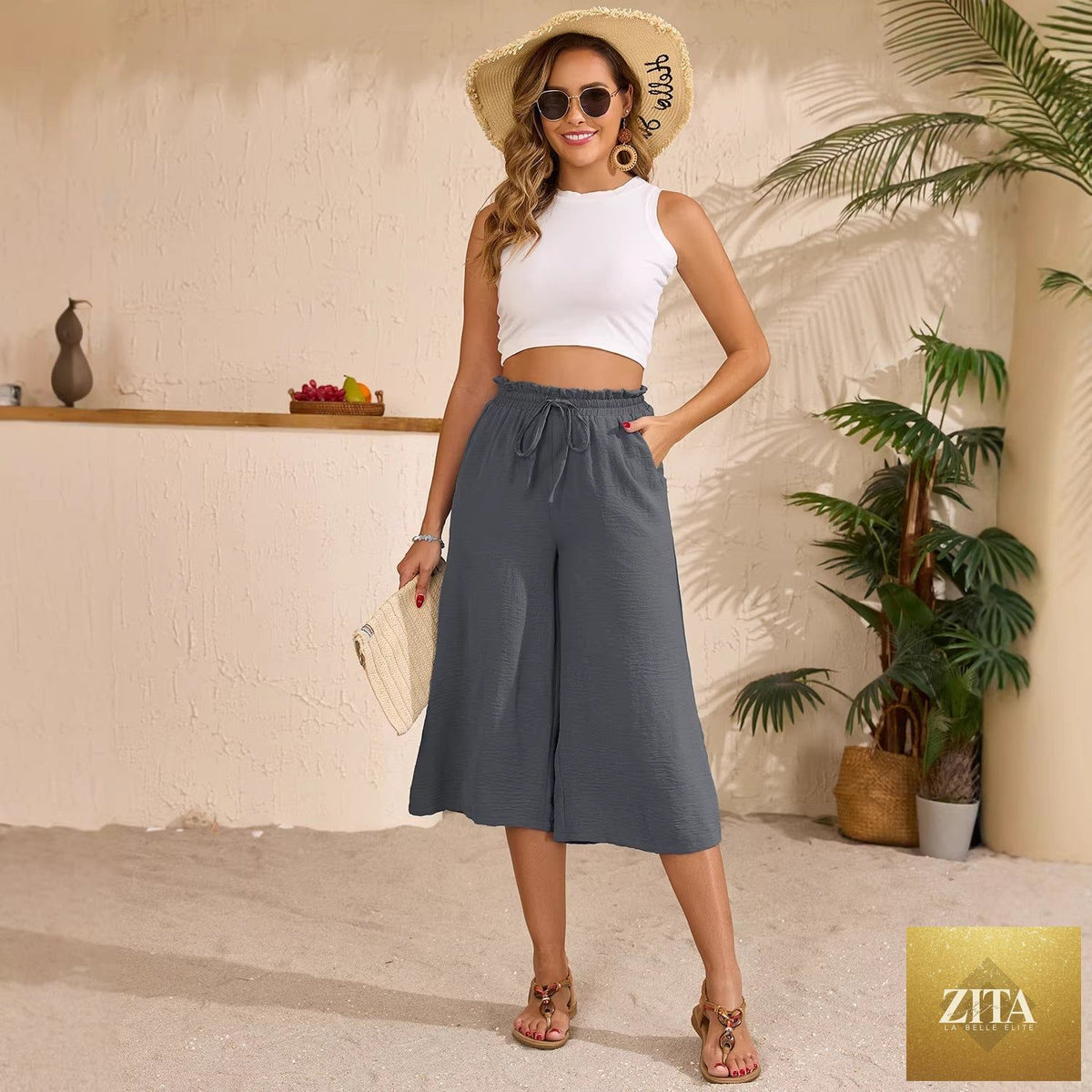Women’s elastic cropped wide-leg pants by Zita La Belle Elite, casualwear with a relaxed fit and comfortable elastic waistband.
