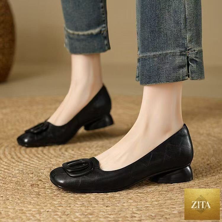 Women's vintage round toe slip-on flats with low chunky heel in Mary Jane style by Zita La Belle Elite, featuring classic French design.
