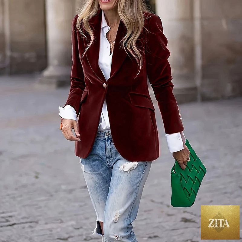 Women’s slim-fit notch-lapel blazer by FitiqueFit, casualwear style, shown in a tailored, versatile design suitable for everyday wear.