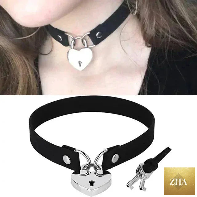 Mandotos chic leather collar with stylish design and adjustable buckle, perfect for fashionable pets.