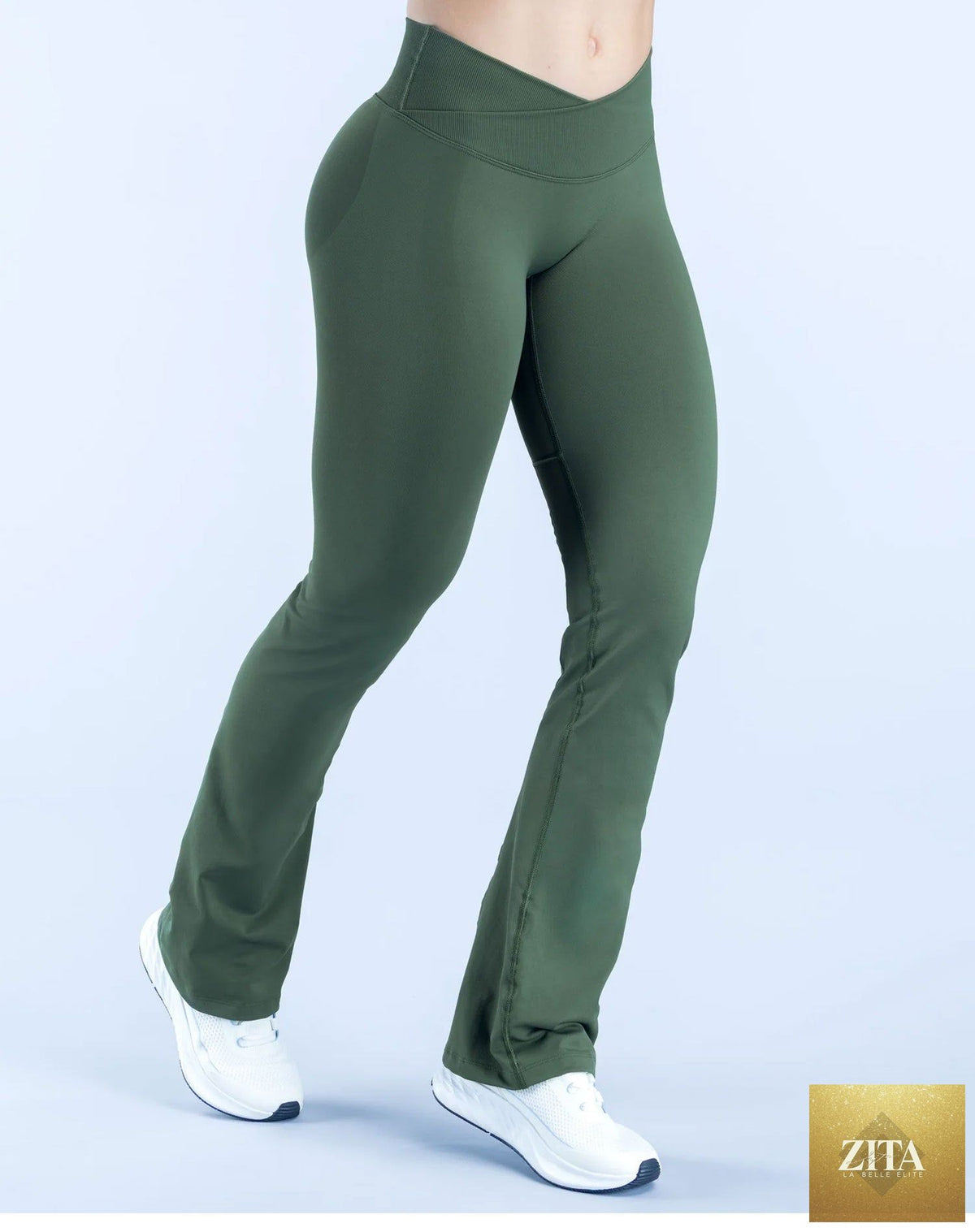 Minimalist, form-fitting women's yoga pants in a sleek design, featuring a comfortable fit perfect for active wear.