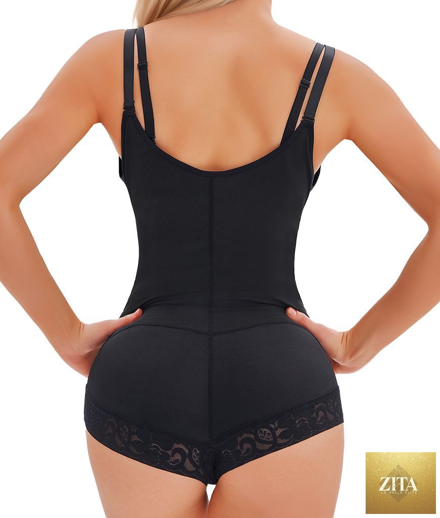 Colombian women's shapewear bodysuit by Cnasti Strings and Thangs, sculpting and lifting fit, shown on a model.