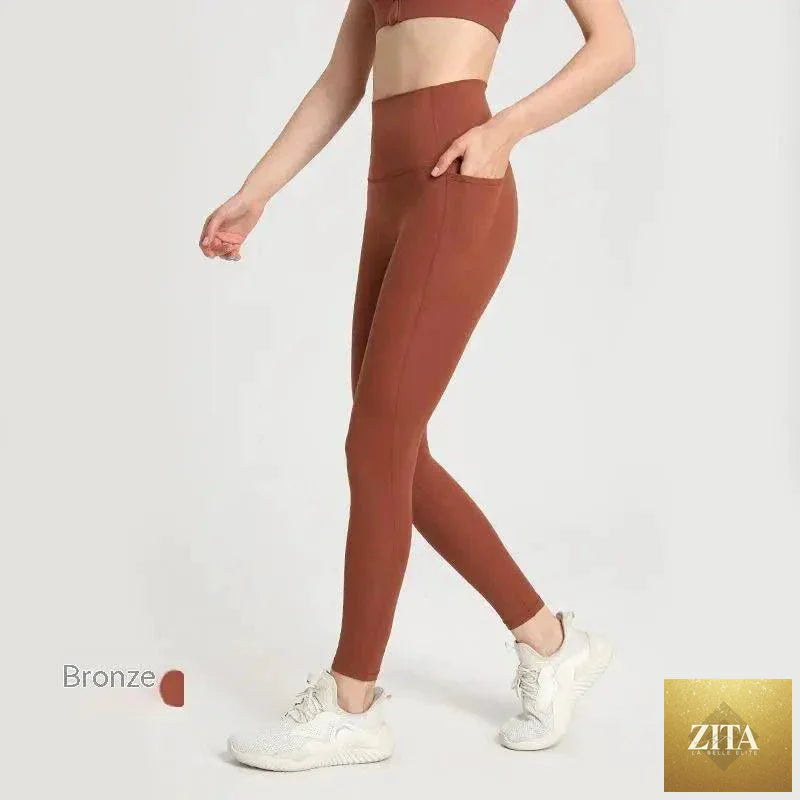 Mandotos women's dual-comfort athletic pants featuring a sleek design, stretchy fabric, and a comfortable fit for active wear.