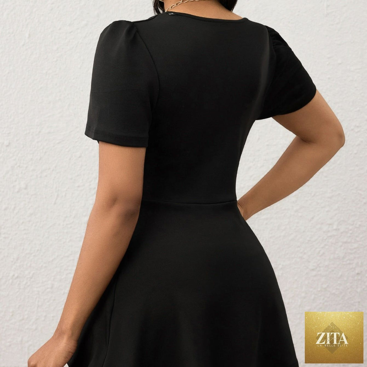 Women's V-neck casual top by Zita La Belle Elite, solid color, long sleeves, versatile and stylish for everyday wear.