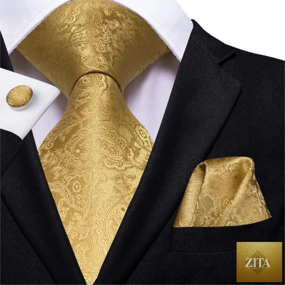 Stevvex men's elegant yellow gold tie set with handkerchiefs and cufflinks, perfect for business or wedding suits.