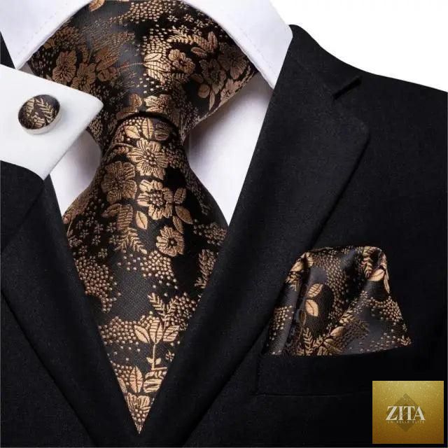 Stevvex elegant yellow gold tie set for men with matching handkerchiefs and cufflinks, ideal for business and wedding suits.