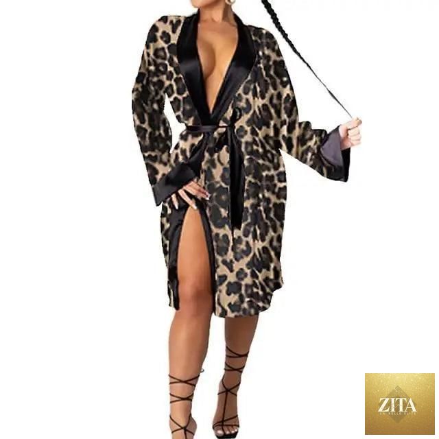 Elegant Stevvex women’s vintage indoor bathrobe with modern design, long, soft, and comfortable sleepwear for ladies.