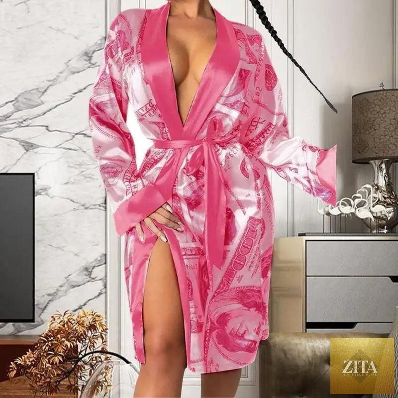 Elegant Stevvex women's indoor bathrobe with a modern vintage design, long, soft, and comfortable sleepwear for indoor use.