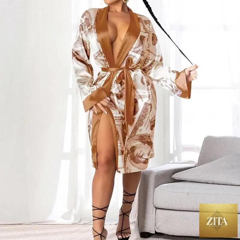 Stevvex elegant women's indoor bathrobe with a modern design, long length, soft fabric, perfect for comfortable sleepwear.