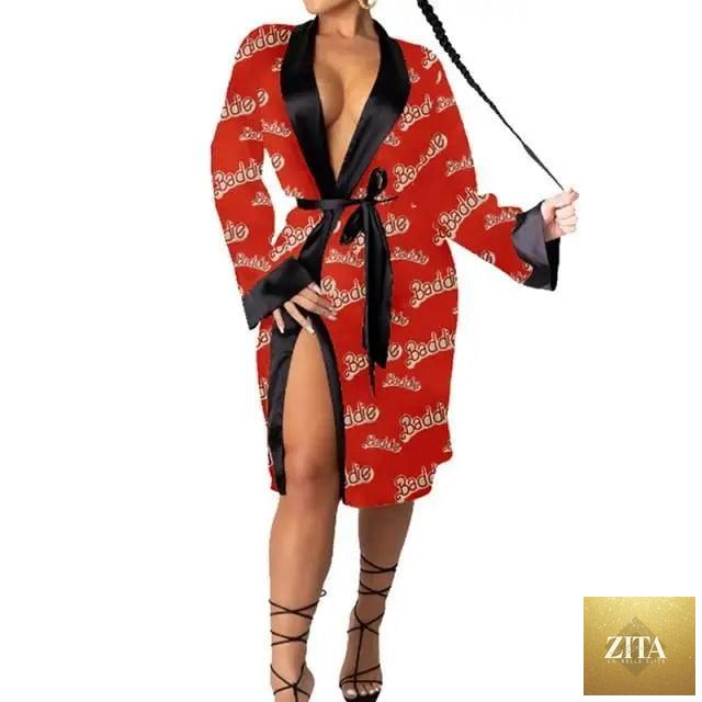 Elegant women’s indoor bathrobe by Stevvex, vintage-style long sleepwear with modern design, soft and comfortable for ladies.