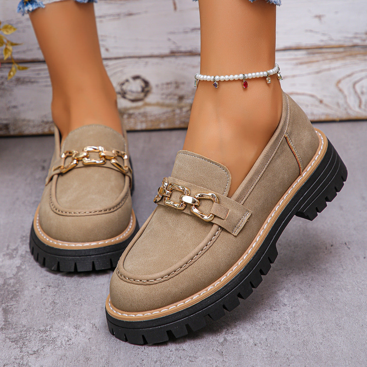 Women's British-style chunky block heel low-top shoes by FitiqueFit, featuring a classic design with a sturdy heel and comfortable fit.