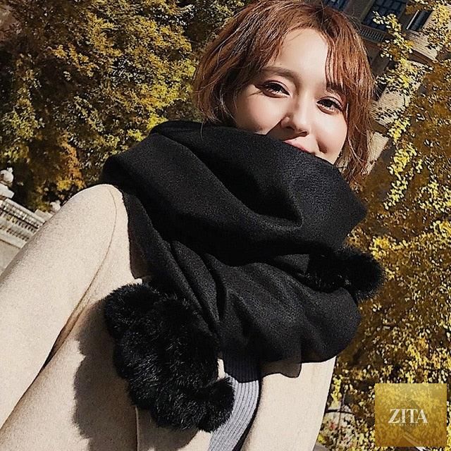 Stevvex long cashmere hijab scarf with dot pattern, tassels, and soft wool texture, suitable for autumn and winter women's fashion.